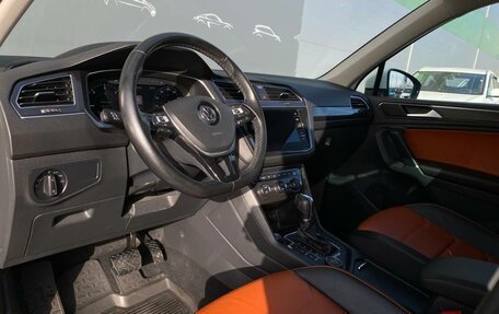 Volkswagen Tiguan II, 2017 год, 2 998 500 рублей, 5 фотография