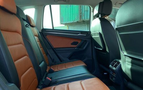 Volkswagen Tiguan II, 2017 год, 2 998 500 рублей, 10 фотография