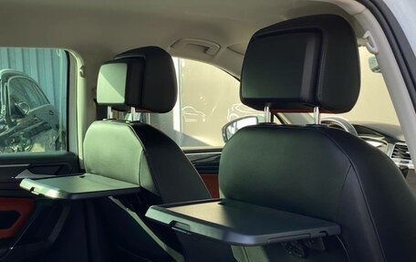 Volkswagen Tiguan II, 2017 год, 2 998 500 рублей, 9 фотография