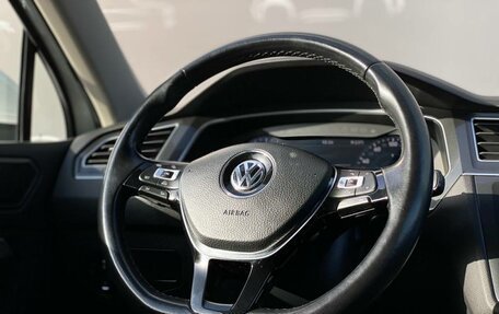 Volkswagen Tiguan II, 2017 год, 2 998 500 рублей, 23 фотография