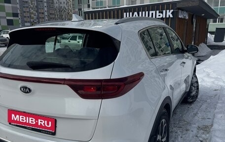 KIA Sportage IV рестайлинг, 2020 год, 2 450 000 рублей, 3 фотография