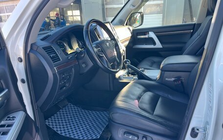 Toyota Land Cruiser 200, 2017 год, 7 150 000 рублей, 12 фотография