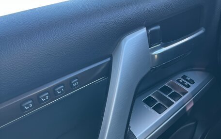 Toyota Land Cruiser 200, 2017 год, 7 150 000 рублей, 21 фотография