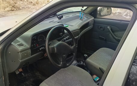 Daewoo Nexia I рестайлинг, 2003 год, 130 000 рублей, 6 фотография