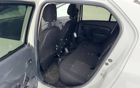 Renault Logan II, 2017 год, 450 000 рублей, 12 фотография