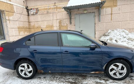 Volkswagen Jetta VI, 2011 год, 770 000 рублей, 2 фотография