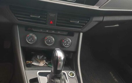 Volkswagen Jetta VII, 2019 год, 1 800 000 рублей, 14 фотография