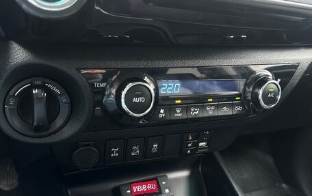 Toyota Hilux VIII, 2018 год, 4 390 000 рублей, 13 фотография