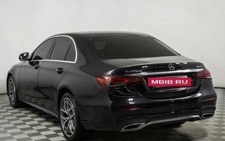 Mercedes-Benz E-Класс, 2020 год, 3 990 000 рублей, 7 фотография