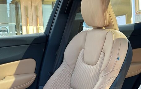 Volvo XC60 II, 2023 год, 4 600 000 рублей, 7 фотография