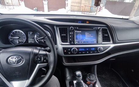 Toyota Highlander III, 2014 год, 2 300 000 рублей, 6 фотография