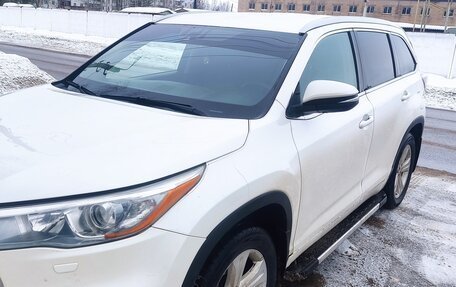 Toyota Highlander III, 2014 год, 2 300 000 рублей, 2 фотография