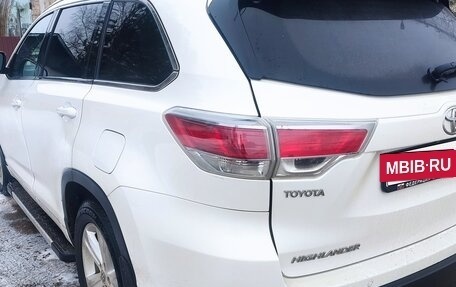 Toyota Highlander III, 2014 год, 2 300 000 рублей, 4 фотография
