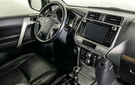 Toyota Land Cruiser Prado 150 рестайлинг 2, 2018 год, 4 345 000 рублей, 9 фотография