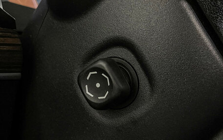 Toyota Land Cruiser Prado 150 рестайлинг 2, 2018 год, 4 345 000 рублей, 18 фотография