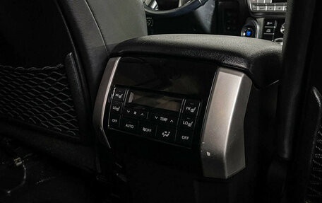 Toyota Land Cruiser Prado 150 рестайлинг 2, 2018 год, 4 345 000 рублей, 21 фотография