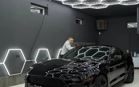 Ford Mustang VI рестайлинг, 2020 год, 3 500 000 рублей, 2 фотография