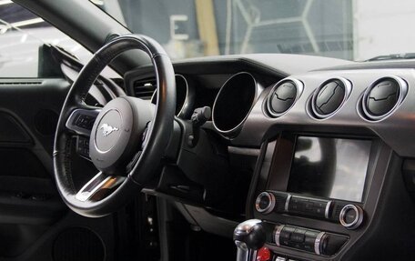 Ford Mustang VI рестайлинг, 2020 год, 3 500 000 рублей, 4 фотография