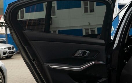 BMW 3 серия, 2019 год, 3 290 000 рублей, 12 фотография