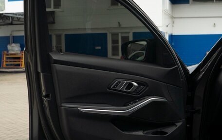 BMW 3 серия, 2019 год, 3 290 000 рублей, 11 фотография