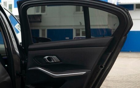 BMW 3 серия, 2019 год, 3 290 000 рублей, 10 фотография