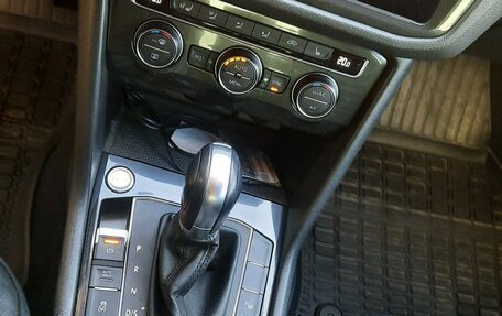 Volkswagen Tiguan II, 2017 год, 2 620 000 рублей, 7 фотография