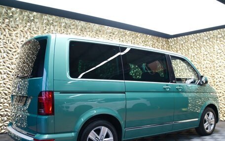 Volkswagen Multivan T6 рестайлинг, 2023 год, 4 500 000 рублей, 6 фотография