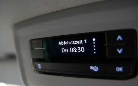 Volkswagen Multivan T6 рестайлинг, 2023 год, 4 500 000 рублей, 25 фотография