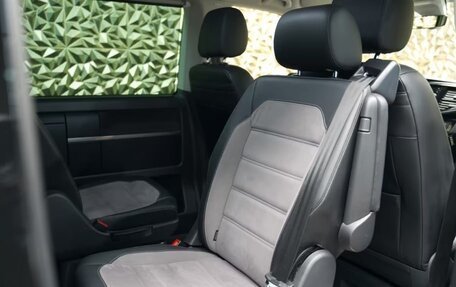 Volkswagen Multivan T6 рестайлинг, 2023 год, 4 500 000 рублей, 20 фотография