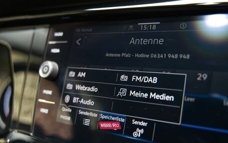 Volkswagen Multivan T6 рестайлинг, 2023 год, 4 500 000 рублей, 23 фотография