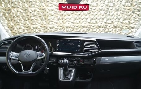 Volkswagen Multivan T6 рестайлинг, 2023 год, 4 500 000 рублей, 31 фотография