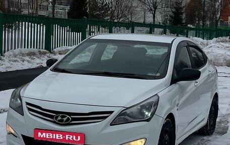 Hyundai Solaris II рестайлинг, 2016 год, 670 000 рублей, 1 фотография