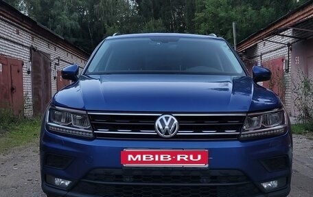 Volkswagen Tiguan II, 2018 год, 2 250 000 рублей, 3 фотография