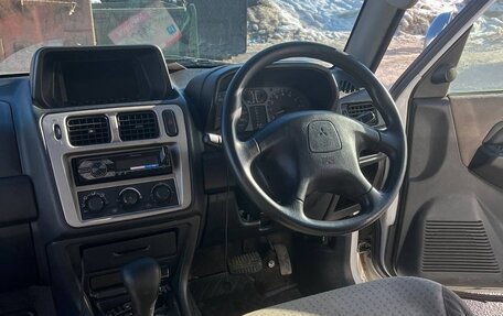 Mitsubishi Pajero iO, 2001 год, 400 000 рублей, 10 фотография