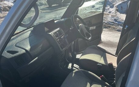 Mitsubishi Pajero iO, 2001 год, 400 000 рублей, 12 фотография