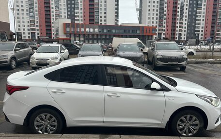 Hyundai Solaris II рестайлинг, 2018 год, 618 000 рублей, 5 фотография