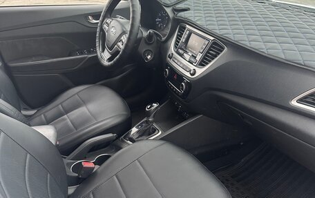 Hyundai Solaris II рестайлинг, 2018 год, 618 000 рублей, 9 фотография