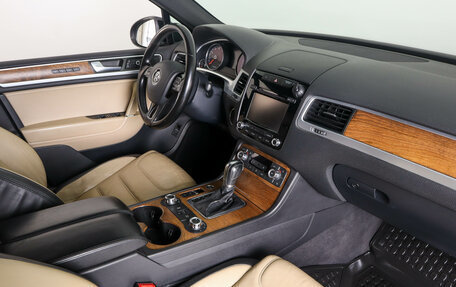 Volkswagen Touareg III, 2011 год, 2 349 000 рублей, 14 фотография