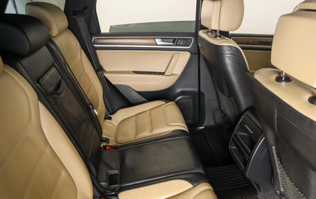 Volkswagen Touareg III, 2011 год, 2 349 000 рублей, 13 фотография