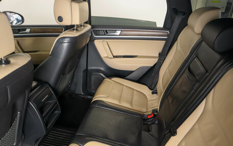 Volkswagen Touareg III, 2011 год, 2 349 000 рублей, 12 фотография