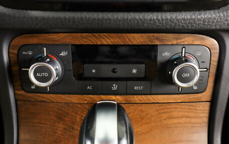 Volkswagen Touareg III, 2011 год, 2 349 000 рублей, 22 фотография