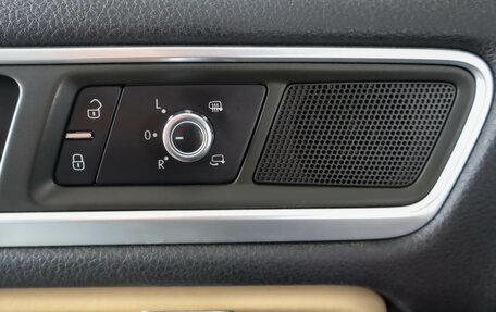 Volkswagen Touareg III, 2011 год, 2 349 000 рублей, 28 фотография