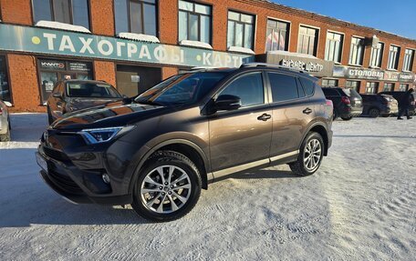 Toyota RAV4, 2018 год, 2 580 000 рублей, 2 фотография