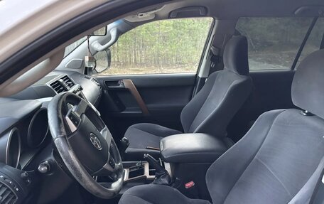 Toyota Land Cruiser Prado 150 рестайлинг 2, 2014 год, 3 200 000 рублей, 9 фотография