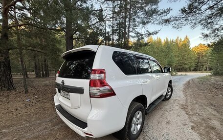 Toyota Land Cruiser Prado 150 рестайлинг 2, 2014 год, 3 200 000 рублей, 13 фотография