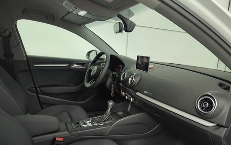 Audi A3, 2018 год, 1 922 000 рублей, 12 фотография