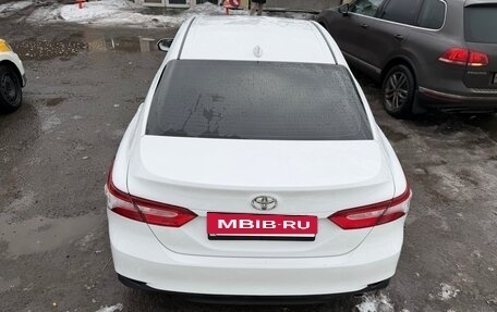 Toyota Camry, 2021 год, 2 030 000 рублей, 3 фотография