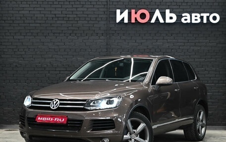 Volkswagen Touareg III, 2011 год, 2 050 000 рублей, 1 фотография