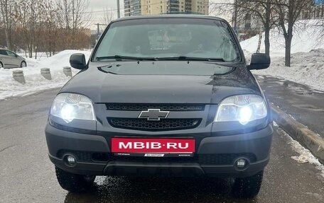 Chevrolet Niva I рестайлинг, 2017 год, 800 000 рублей, 1 фотография