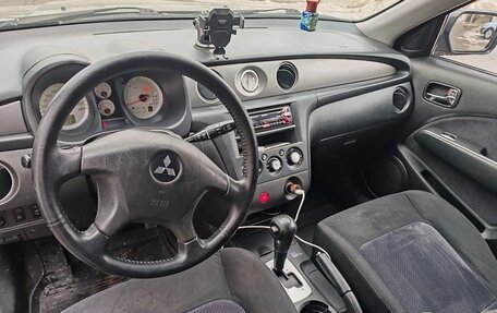 Mitsubishi Outlander III рестайлинг 3, 2005 год, 750 000 рублей, 12 фотография